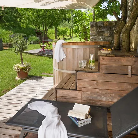 Artes With Free Hot Tub & Sauna