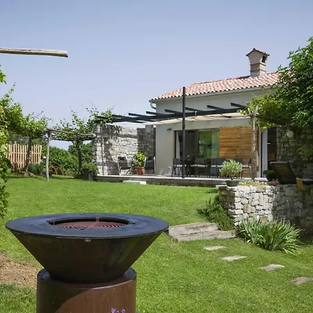 וילה Villa Artes With Free Hot Tub & Sauna Branik