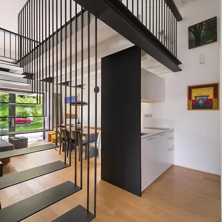 Artes With Free Hot Tub & Sauna *