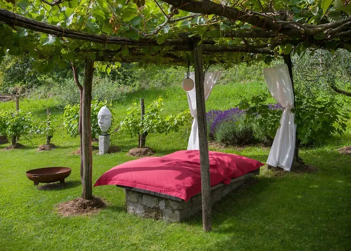 Artes With Free Hot Tub & Sauna *