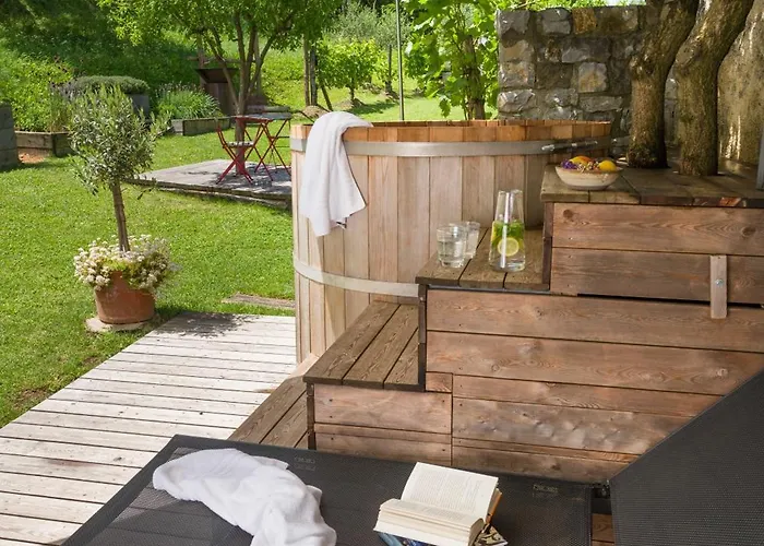 Artes With Free Hot Tub & Sauna