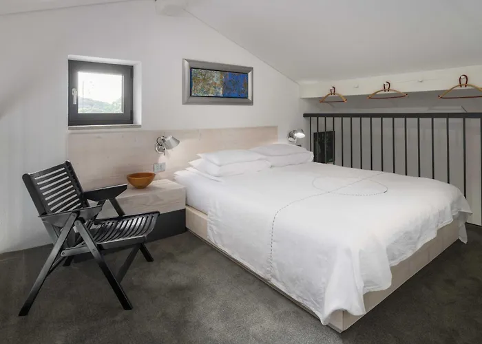 Artes With Free Hot Tub & Sauna Villa *