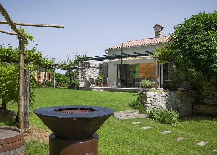 فيلة Artes With Free Hot Tub & Sauna Branik