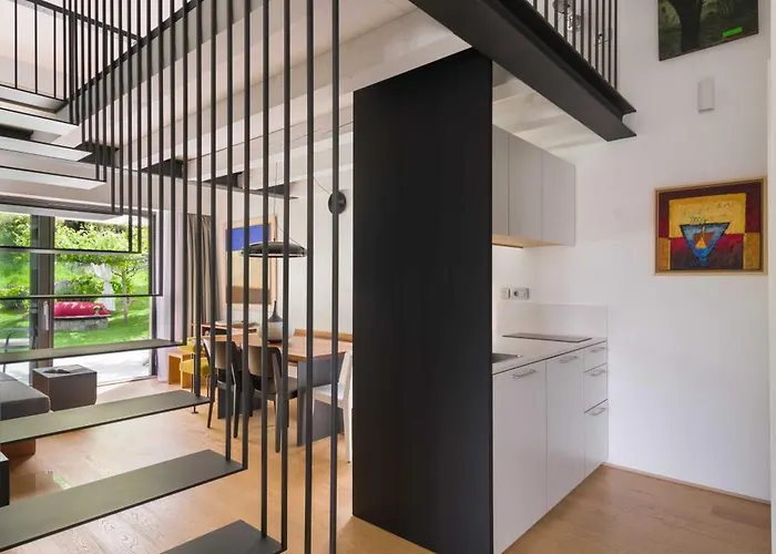 Artes With Free Hot Tub & Sauna *